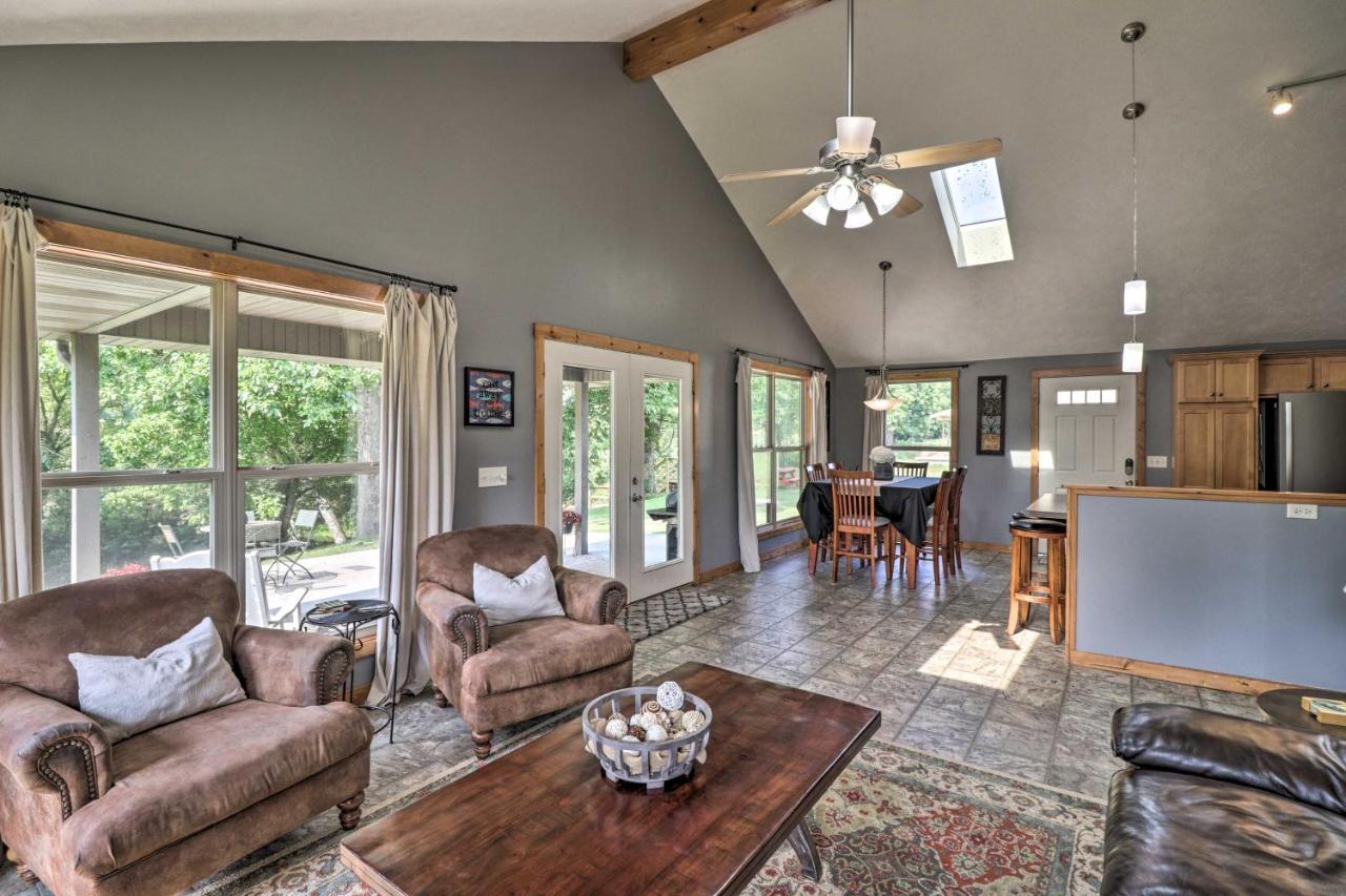 Mountain Home Cottage With Deck On White River! Gassville Eksteriør billede