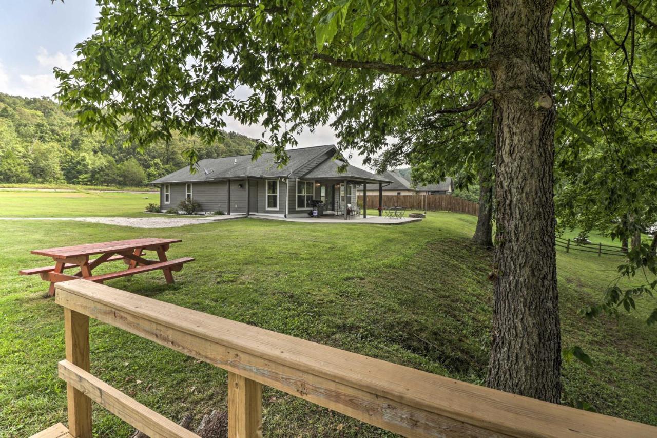 Mountain Home Cottage With Deck On White River! Gassville Eksteriør billede